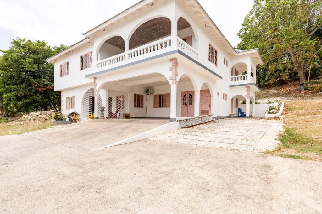 Shaw Park Gem Apt 12A Ocho Rios Buitenkant foto